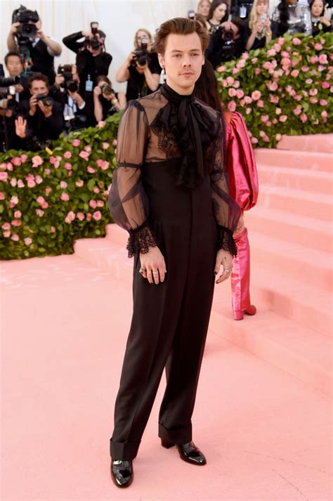 harry styles met gala outfit